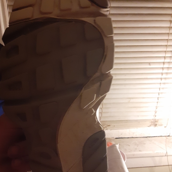 Nike shoes - Picture 3 of 4